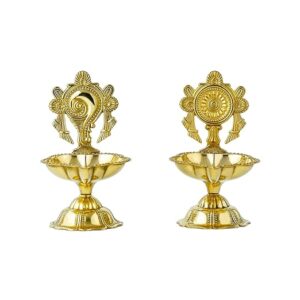 KindredHomes Brass Shankh & Chakra Diya with Pedestal Base – Traditional Decorative Oil Lamps with Stand for Pooja, Mandir & Home Temple – Handcrafted Brass Deepam Set of 2